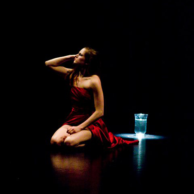 Dans(e) l'eau performance by Stephanie Fromentin